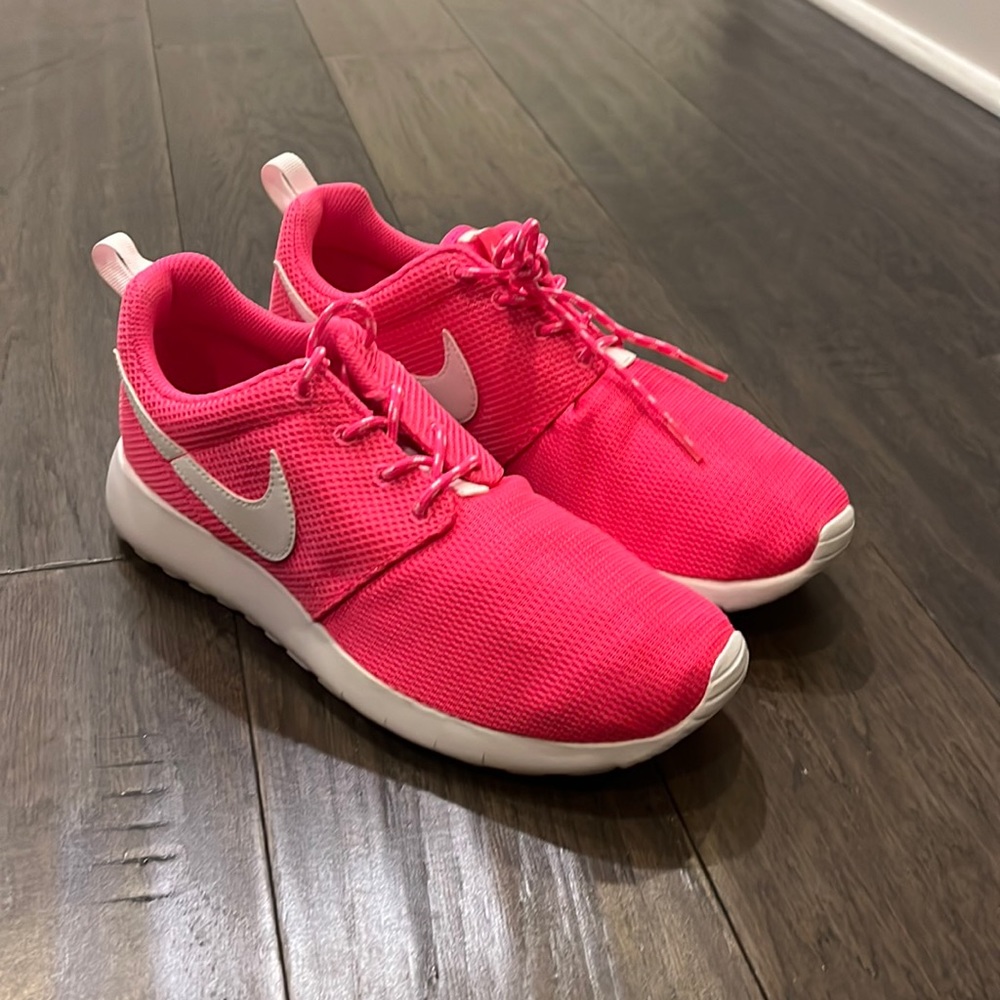 Nike Roshe One Rosherun GS Shoes Sneakers pink 599729 609 Girls Youth Size 6